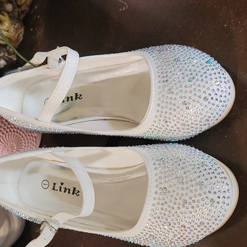 Elegant shoes size 1